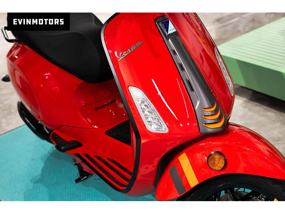 2025 Vespa Primavera 150