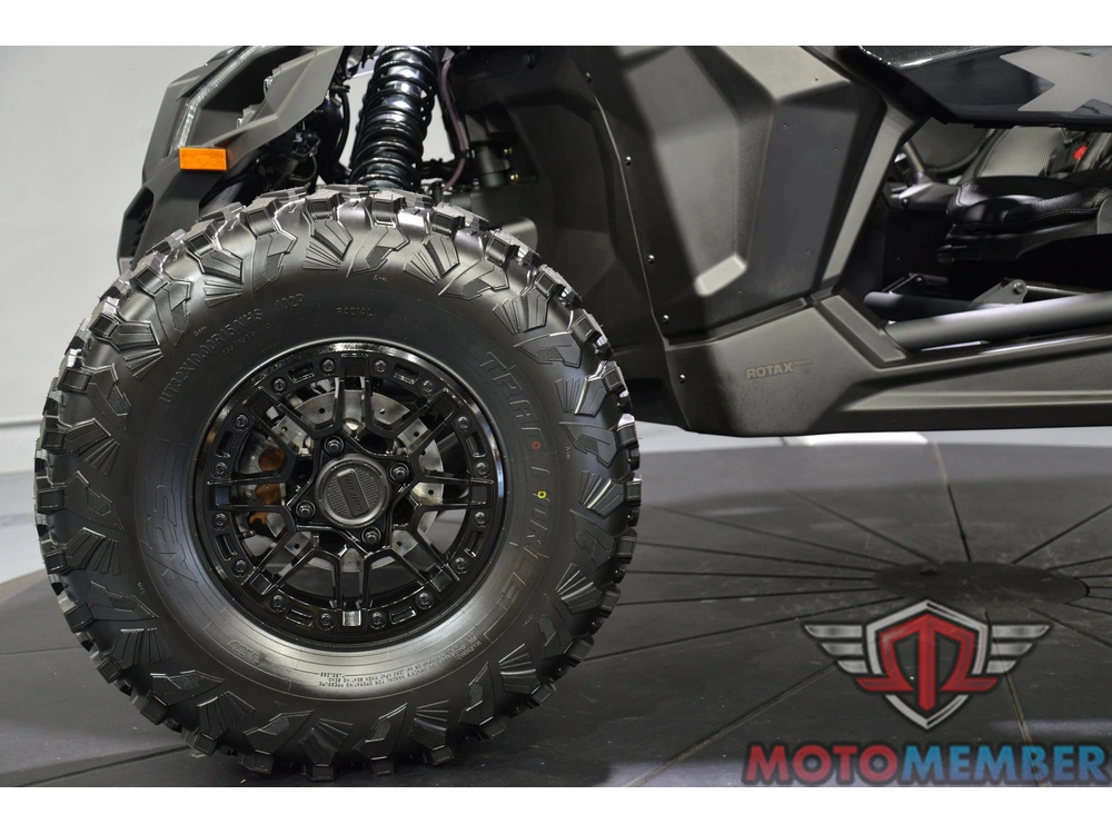 2026 Can-am Maverick X3 X Rs Turbo Rr Triple Black_10.25 In Infotainment
