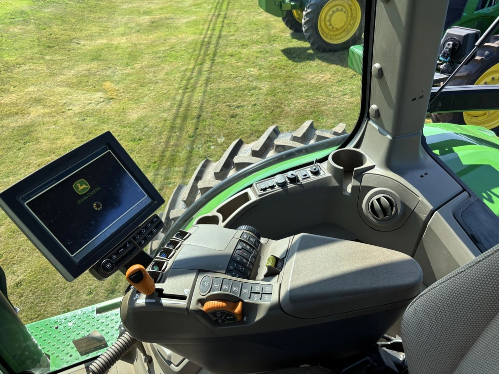 2023 John Deere 7r 210
