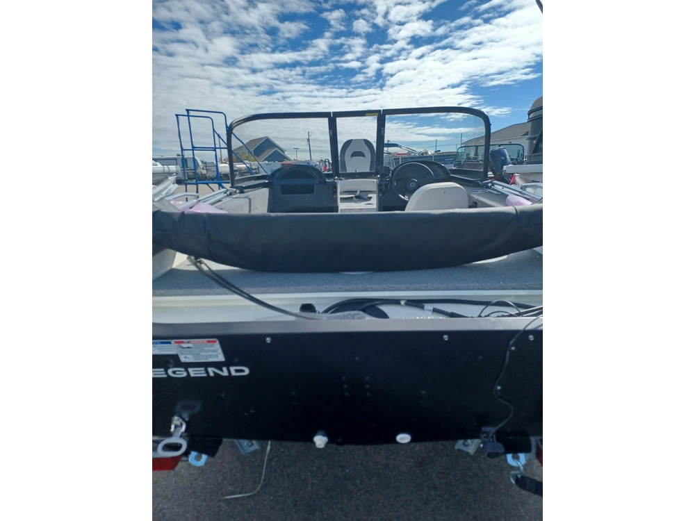 2026 Legend Boats R15 alt