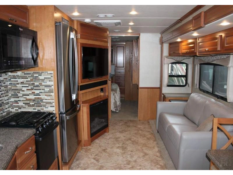Fleetwood Bounder 35k 2016 alt