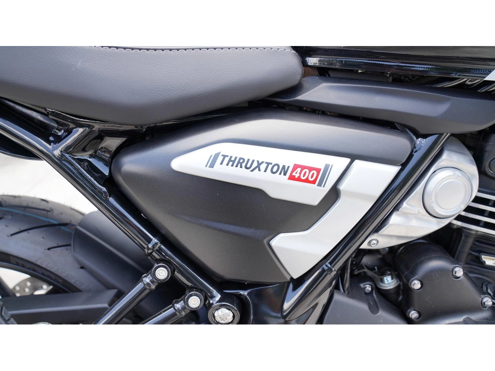 2026 Triumph Thruxton 400 alt