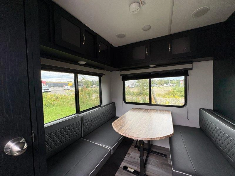 2023 Coachmen Freddom alt