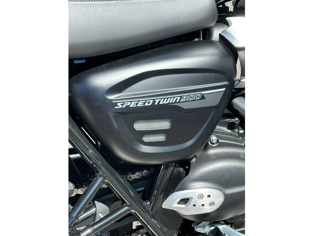 2023 Triumph Speed Twin 900 alt
