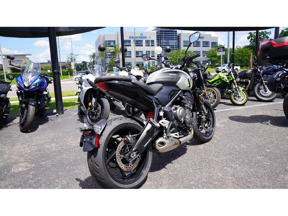 2026 Triumph Trident 660 alt