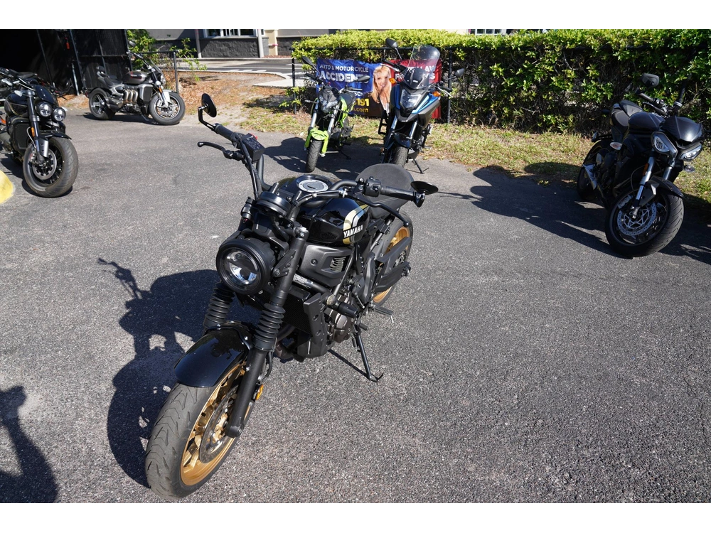 2023 Yamaha Xsr 700 alt