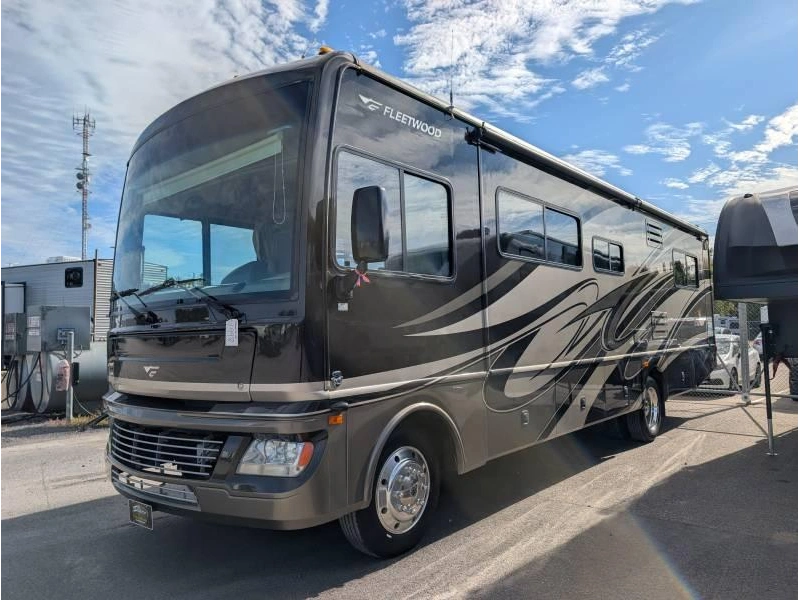 Fleetwood Bounder 33u 2011