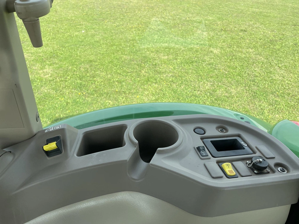 2021 John Deere 5075e alt