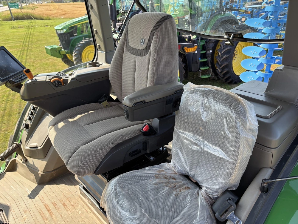 2023 John Deere 7r 210