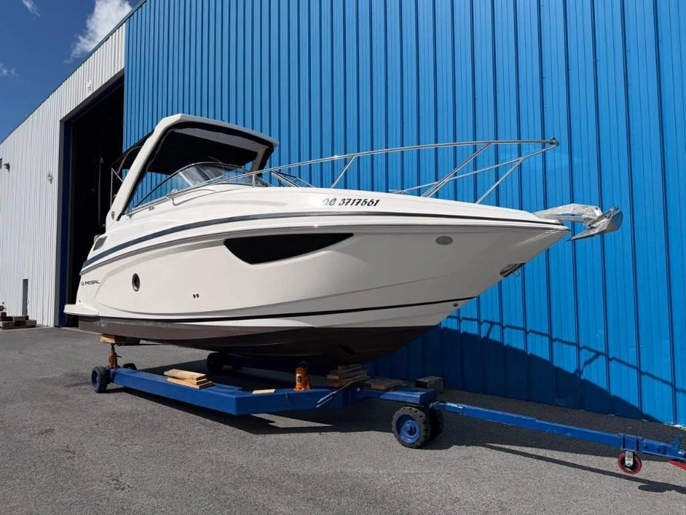Regal 28 Express 2013 alt