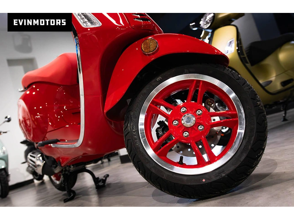 2025 Vespa Primavera 150
