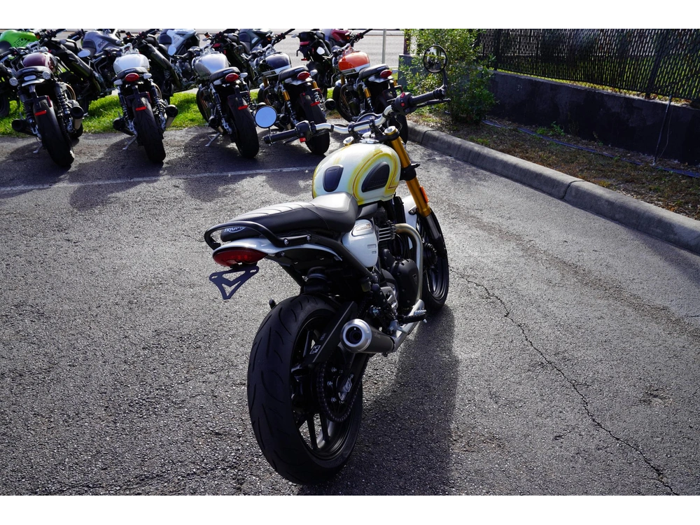 2025 Triumph Tt Custom Speed 400 alt