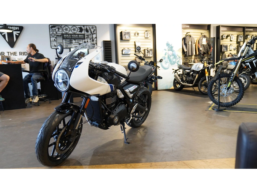 2026 Triumph Thruxton 400 alt