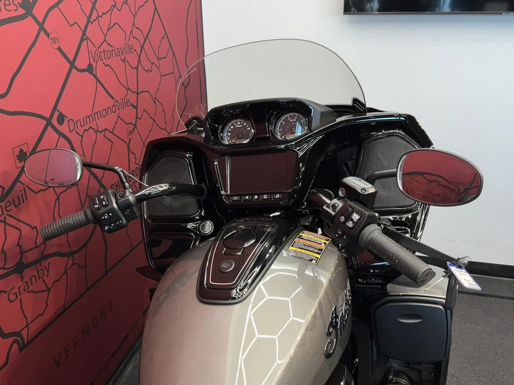 2026 Indian Motorcycle Pursuit Dark Horse + 112 & Powerband Audio Package alt