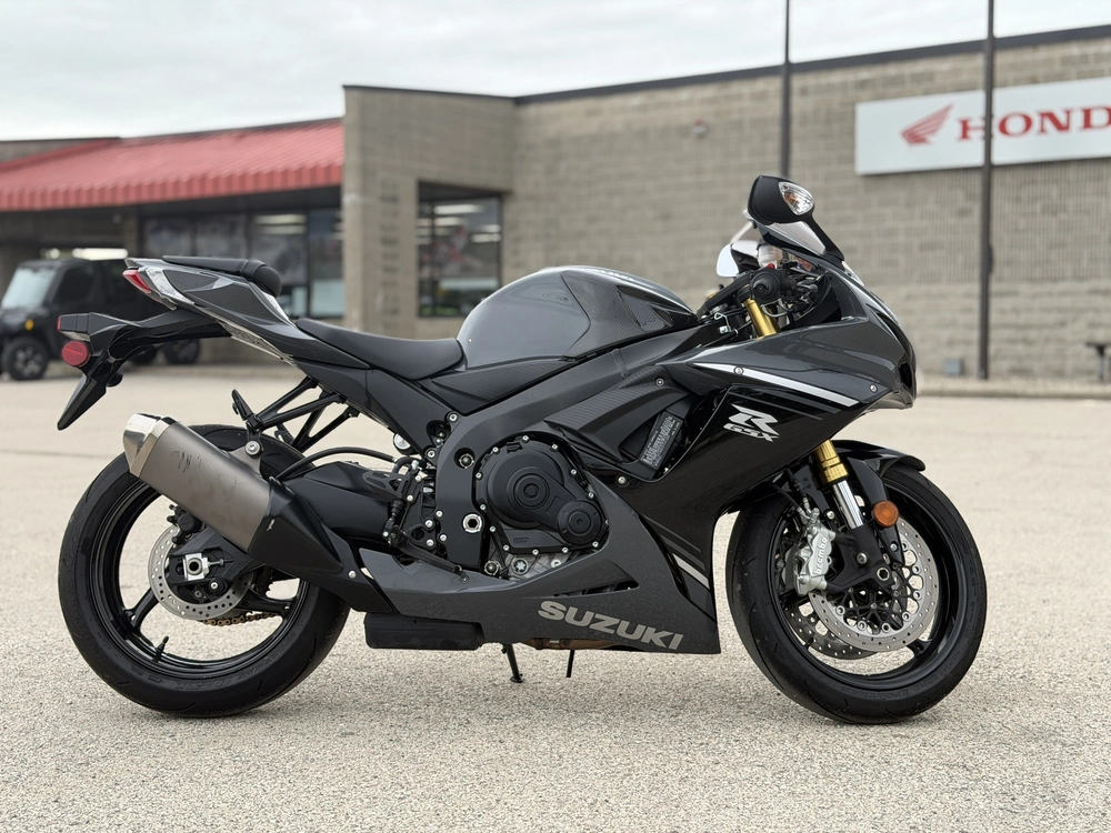 2025 Suzuki Gsx-r750z alt