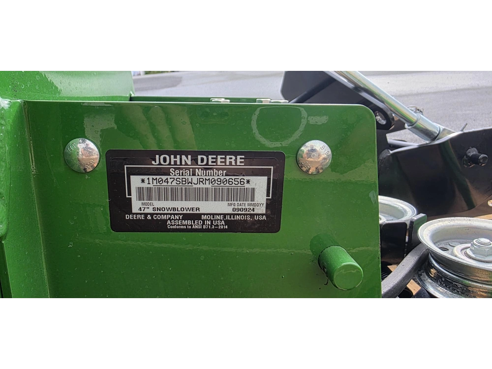 2025 John Deere X590 alt