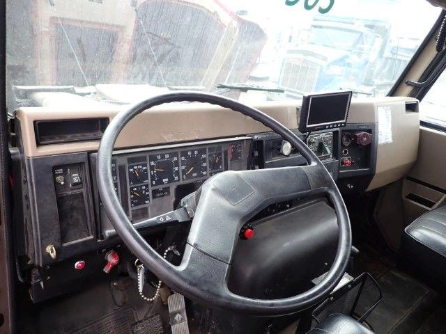 International 2600 1993