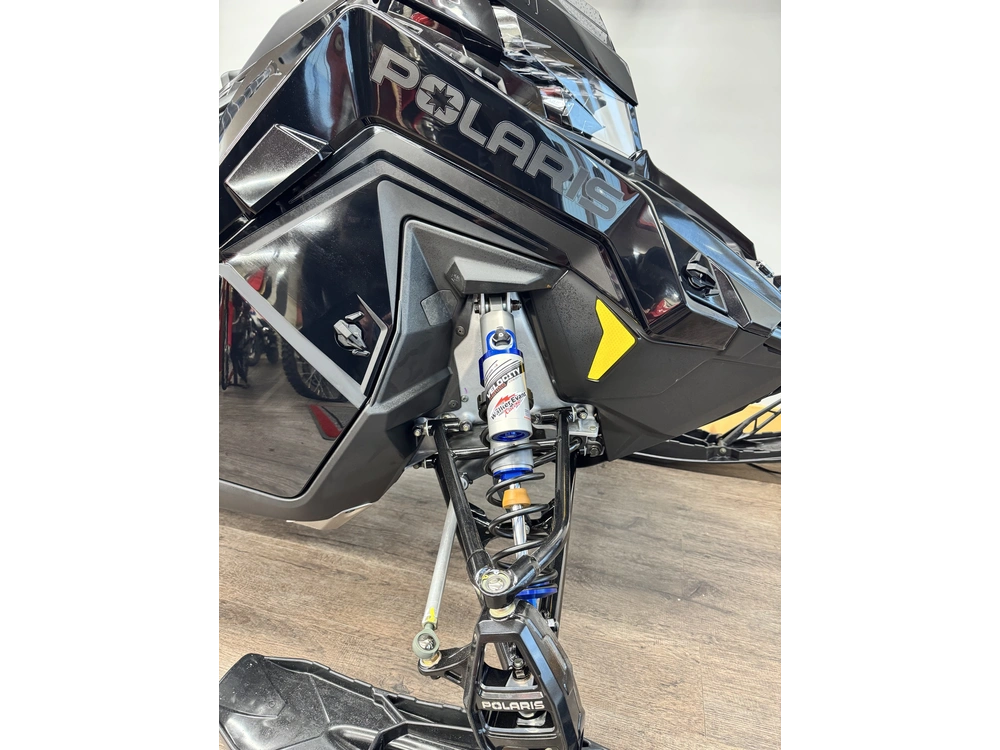 2027 Polaris 850 Switchback Assault 146, Black, 1.35 7s alt