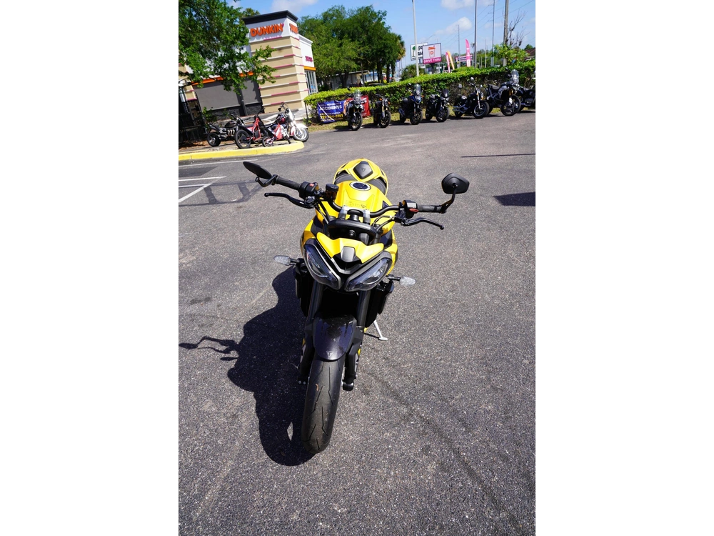 2026 Triumph Street Triple 765 Rs alt