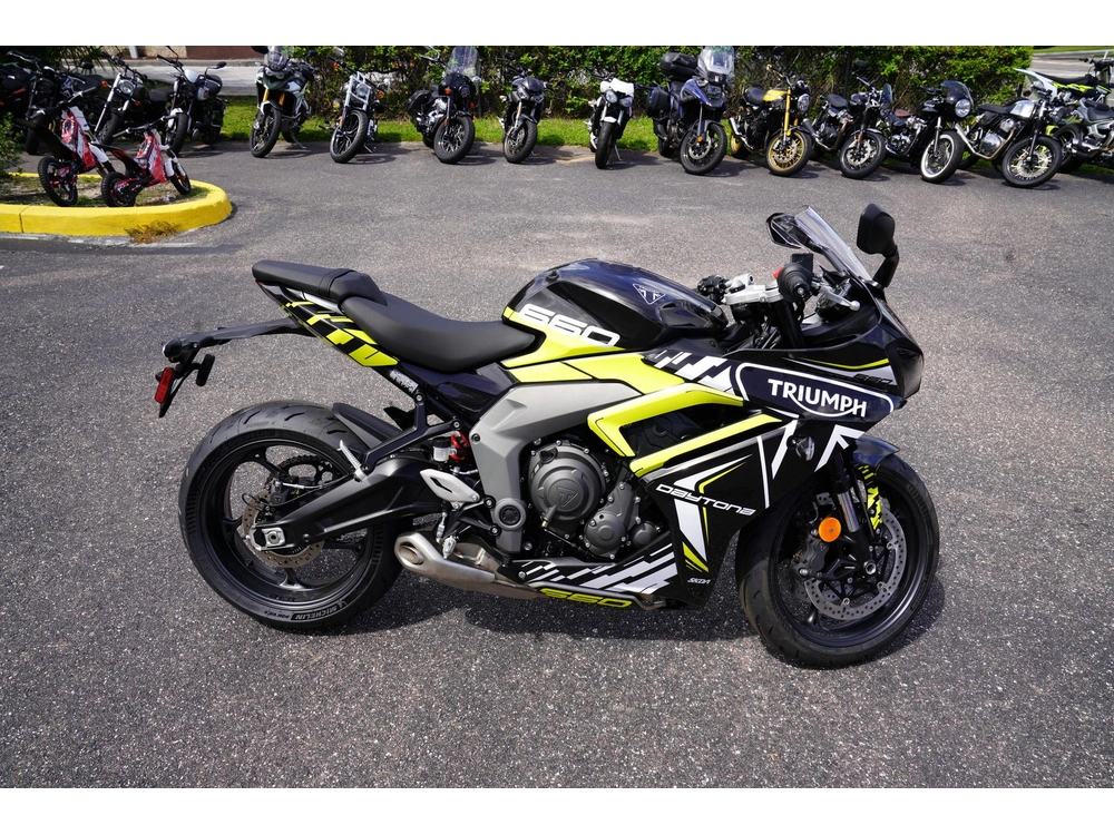 2025 Triumph Daytona 660 W/custom Graphics alt