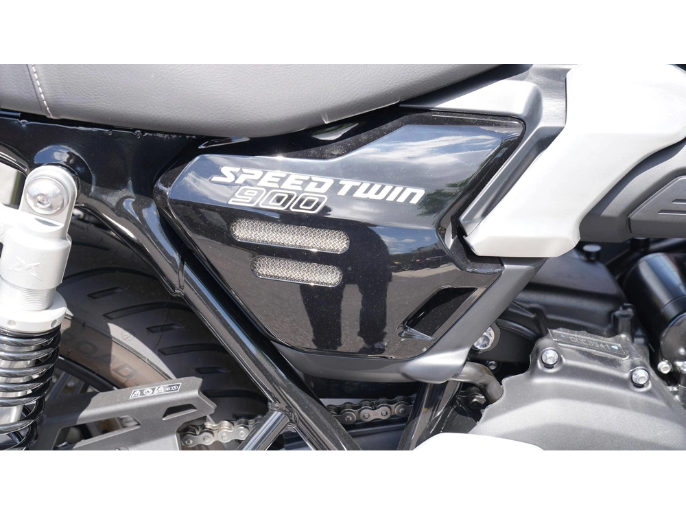 2026 Triumph Speed Twin 900 alt