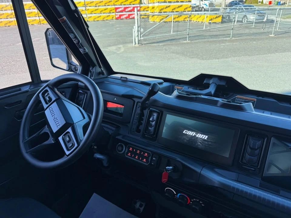 2026 Can-am Defender Limited Hd11 alt