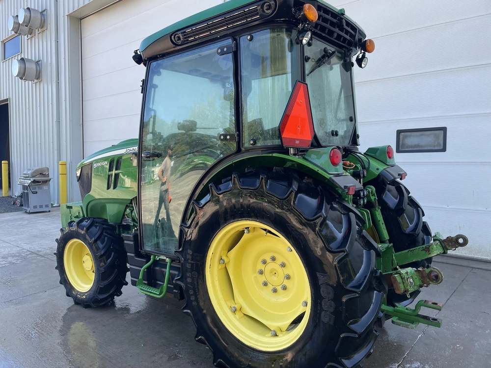 2017 John Deere 5090gn alt