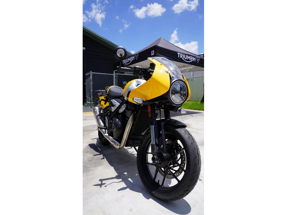 2026 Triumph Thruxton 400 alt