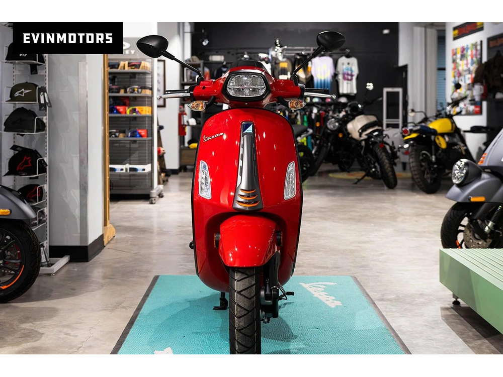 2025 Vespa Primavera 150