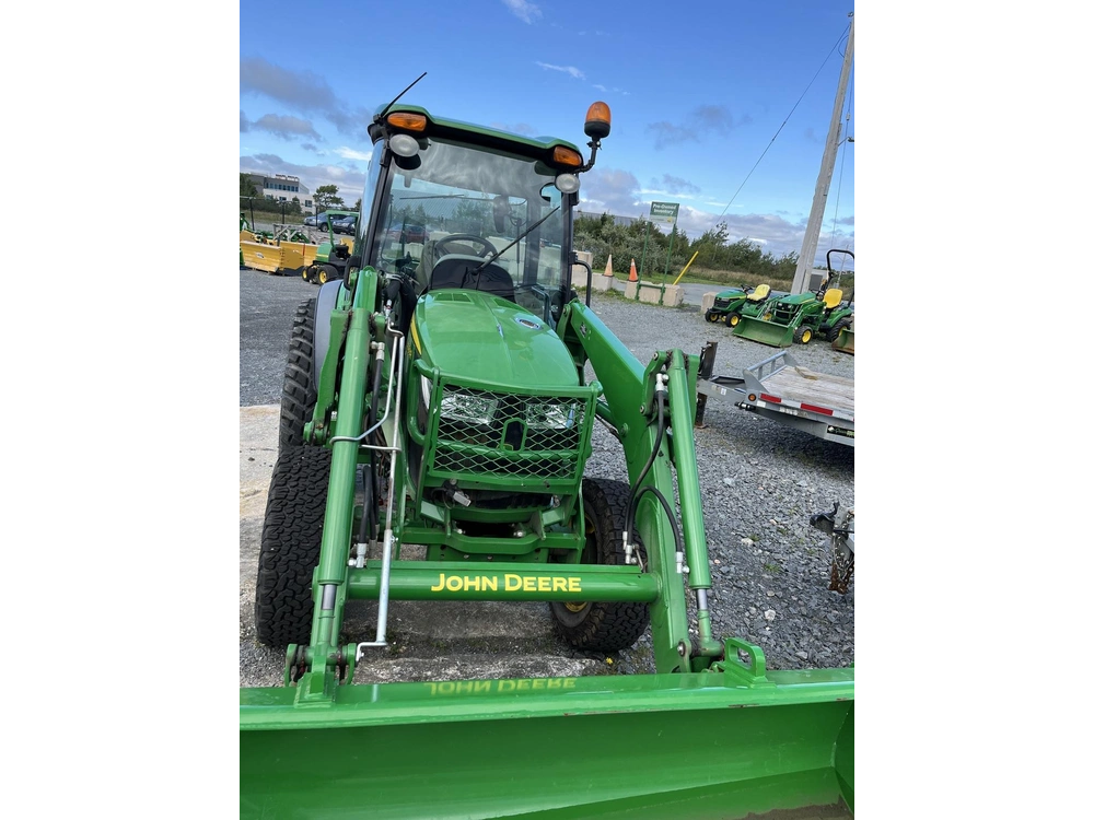 2022 John Deere 4066r alt