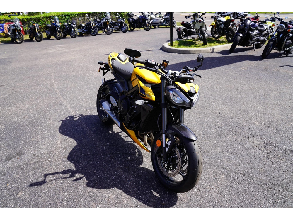 2026 Triumph Street Triple 765 Rs alt