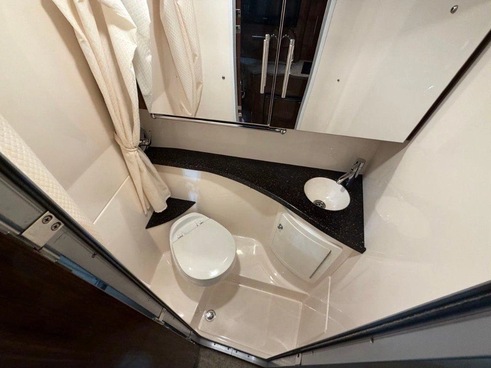 Regal 28 Express 2013 alt