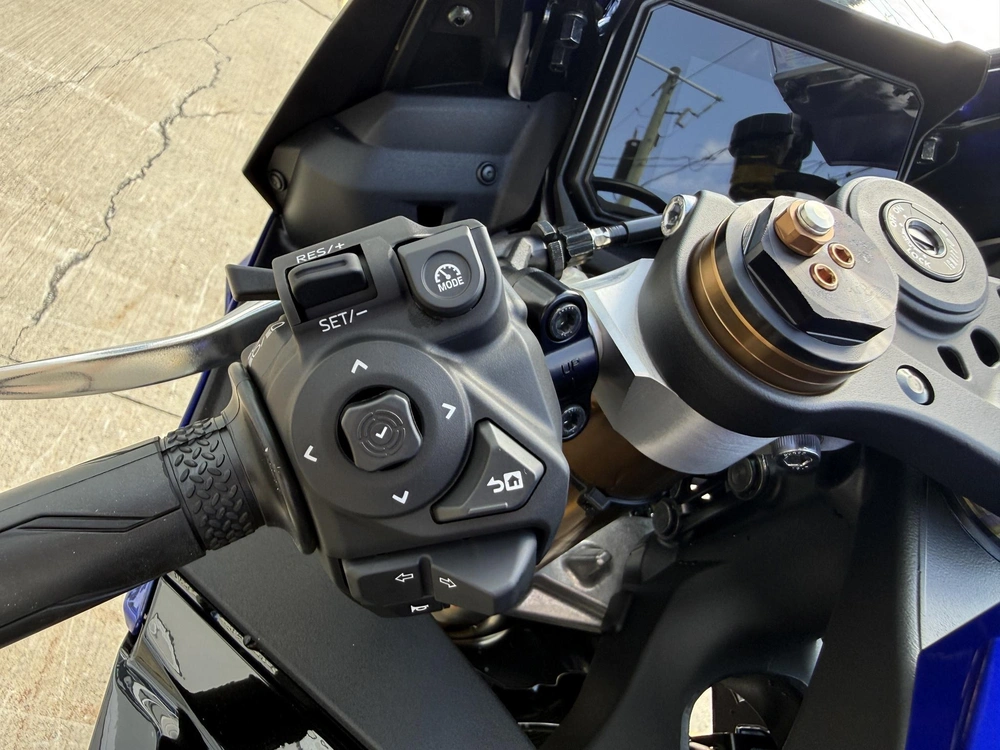2027 Yamaha Yzf-r9 alt