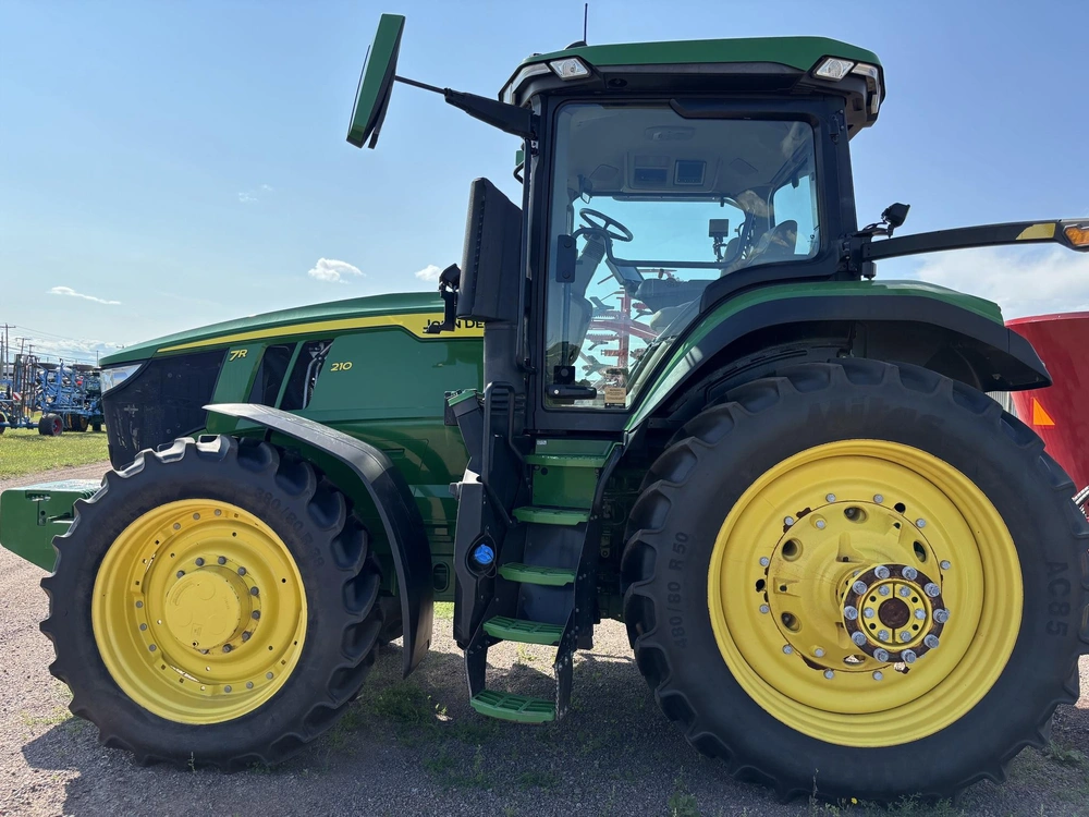 2023 John Deere 7r 210