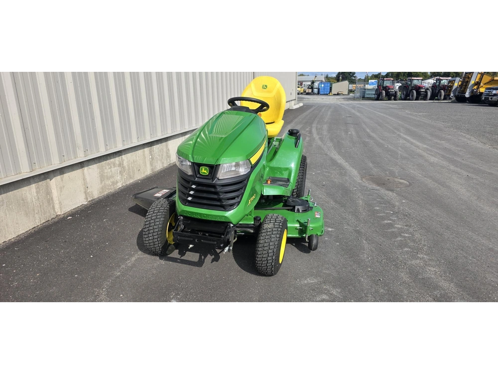 2025 John Deere X590 alt