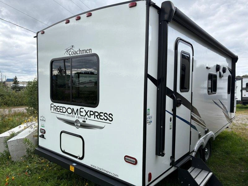 2023 Coachmen Freddom alt