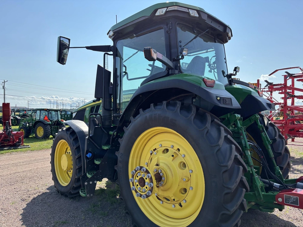 2023 John Deere 7r 210