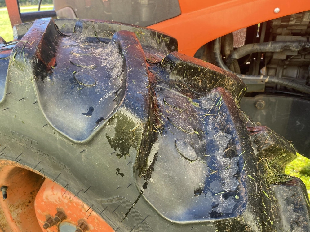 Kubota M110 2010