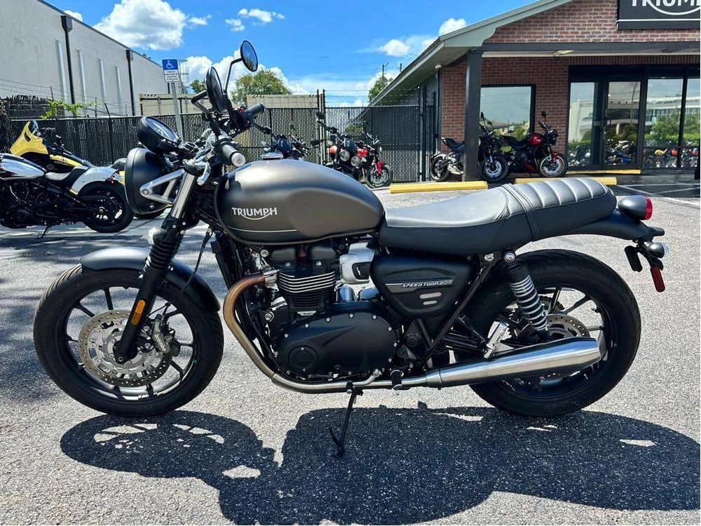 2023 Triumph Speed Twin 900 alt
