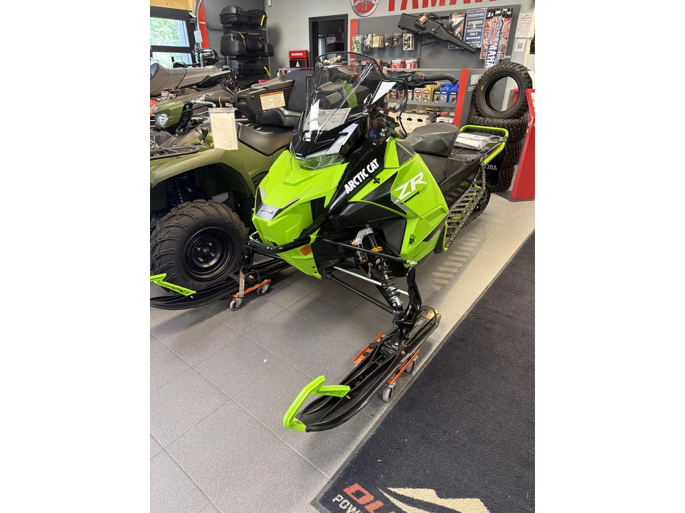 2027 Arctic Cat Zr 858 Sno Pro alt