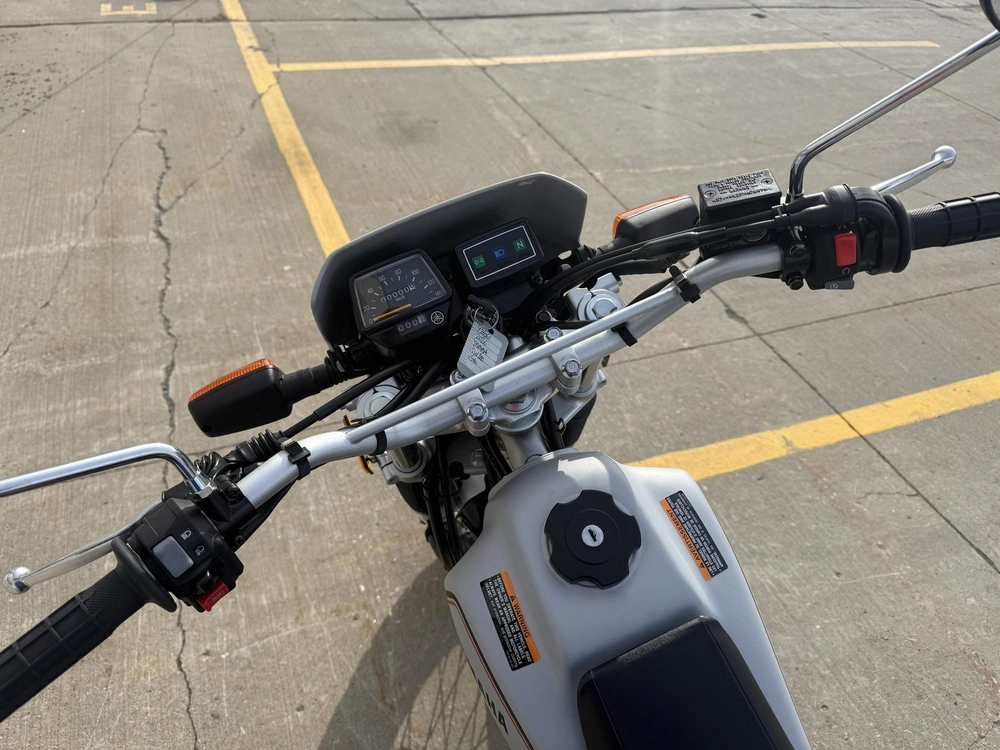 2027 Yamaha Tw200 alt