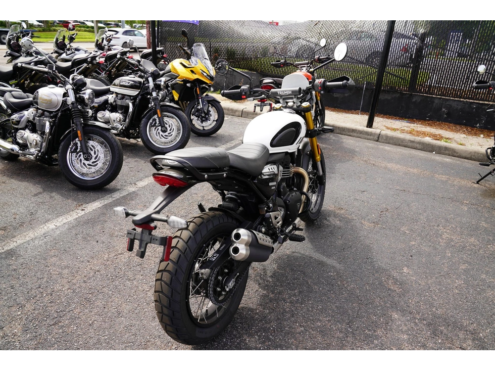 2026 Triumph Scrambler 400 Xc alt