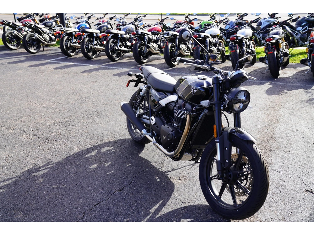 2025 Triumph Speed Twin 900 alt