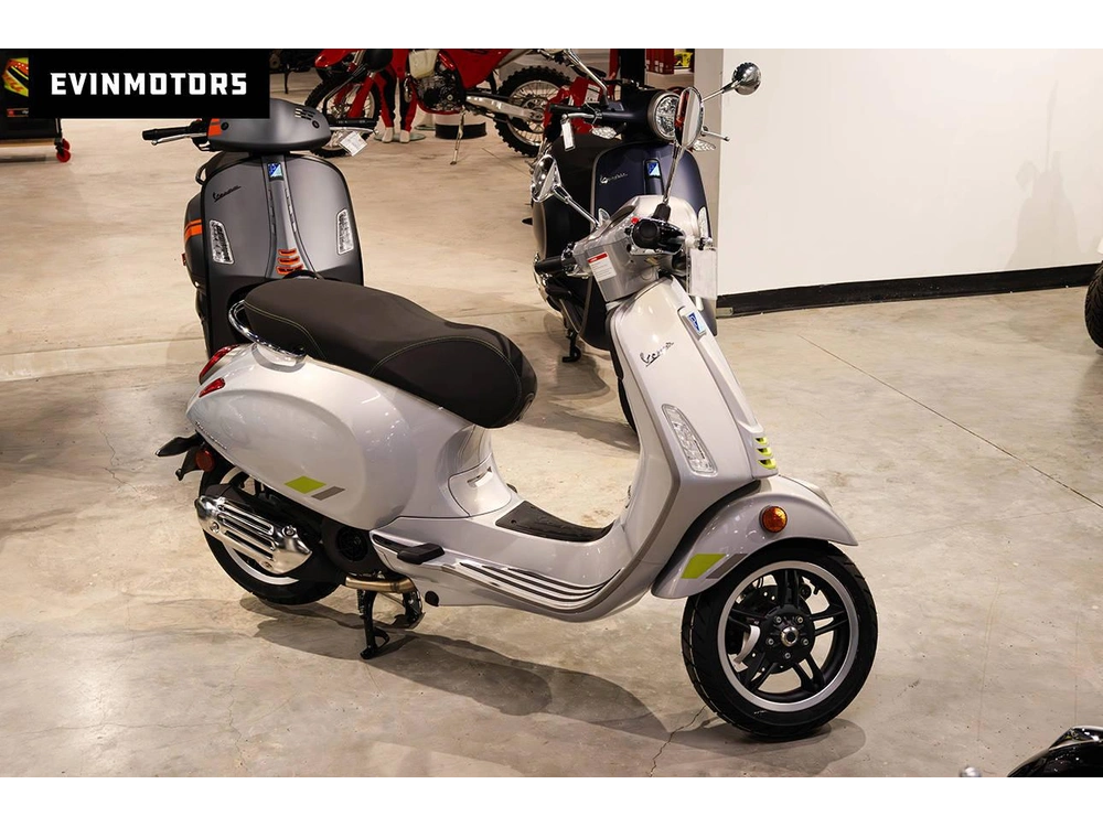 2025 Vespa Primavera 150