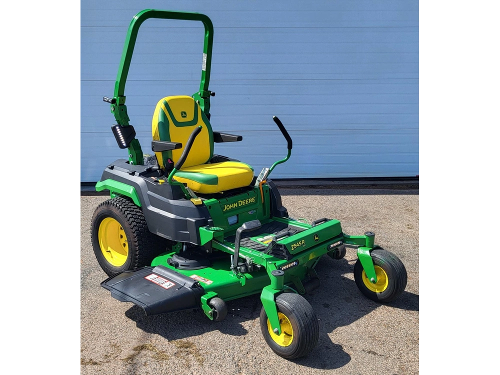 2024 John Deere Z545r alt