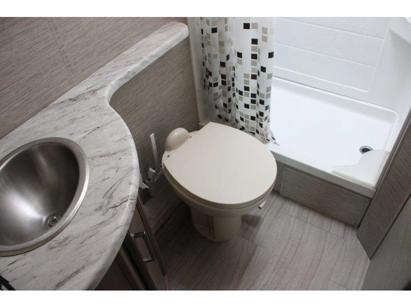 2022 Thor Motor Coach 22cm alt