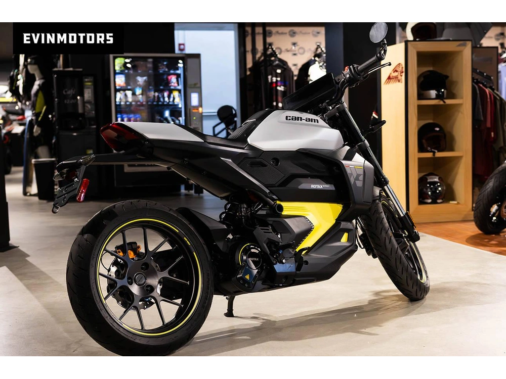 2025 Can-am Pulse® 73