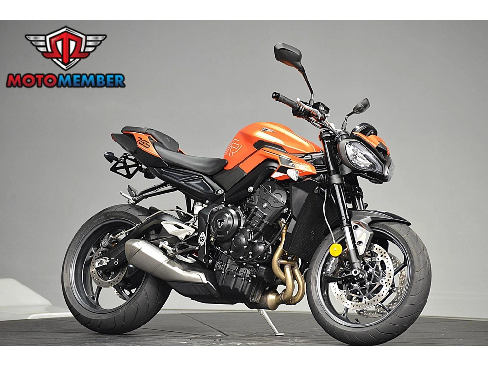 2025 Triumph Street Triple 765 R alt