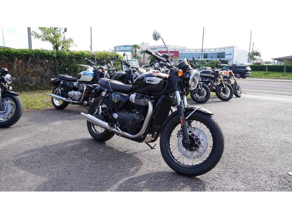 2026 Triumph Bonneville T100 alt