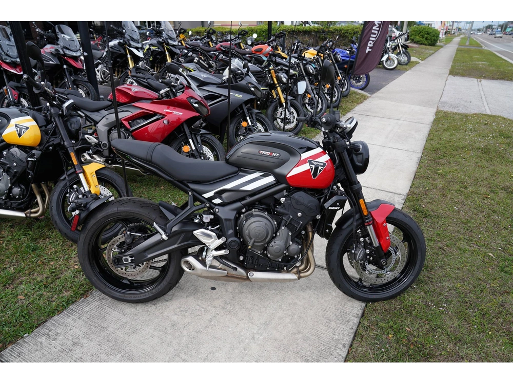 2025 Triumph Trident 660 alt